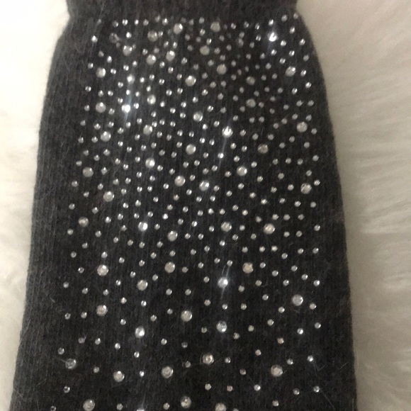 Cuffs - Picture 2 of 3